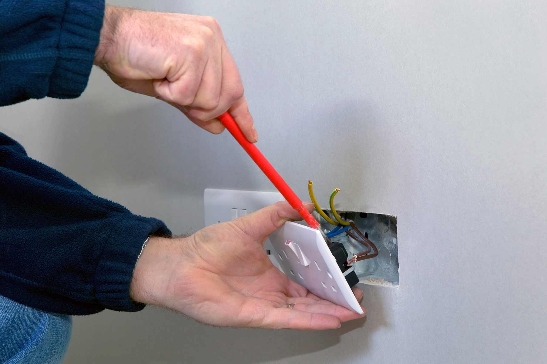 Our electricians can install plug sockets for domestic and commercial proeprties in Barnehurst and the local area. 
